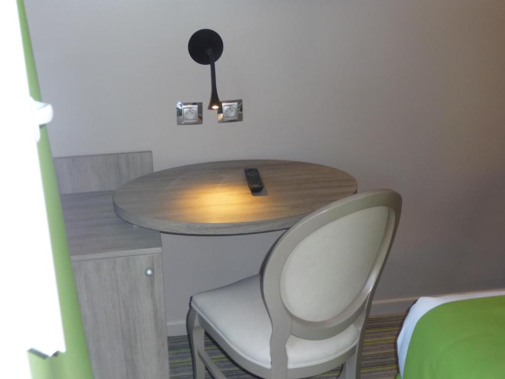 Hotel Floridor Etoile Aulnay-sous-Bois Kamer foto